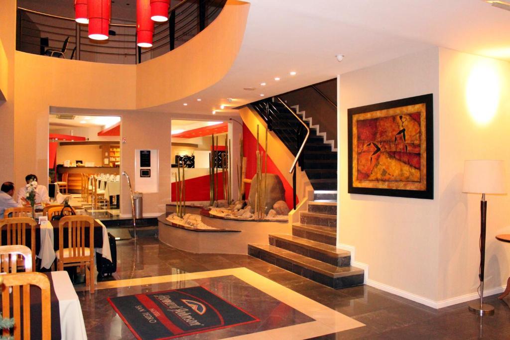 Howard Johnson By Wyndham San Pedro Εξωτερικό φωτογραφία
