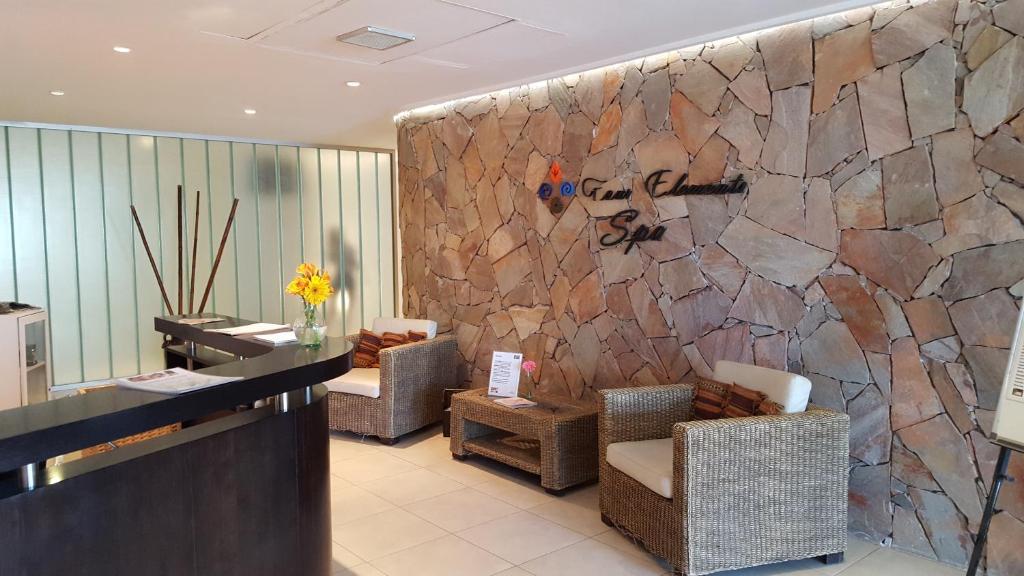 Howard Johnson By Wyndham San Pedro Εξωτερικό φωτογραφία
